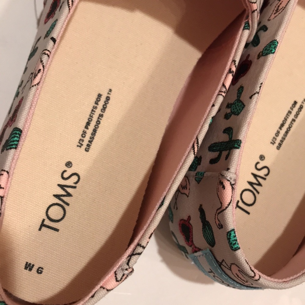 NWT TOM’S ALPARGATA CLOUD GREY FLAMINGO SUMMER VACAY CACTUS PRINT SHOES 6 womens - Picture 11 of 12